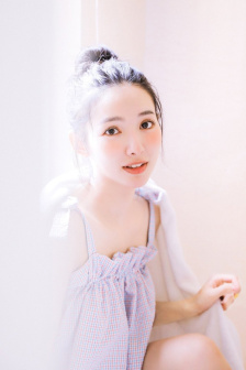好看的冰丝美女图片